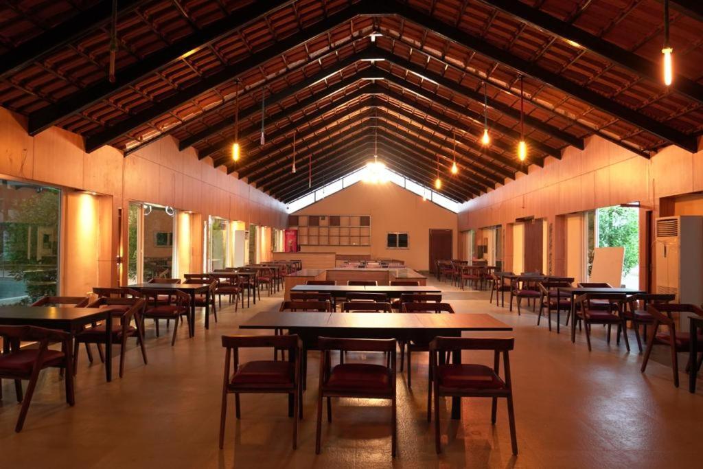 One Resorts & Convention Annavaram Bagian luar foto