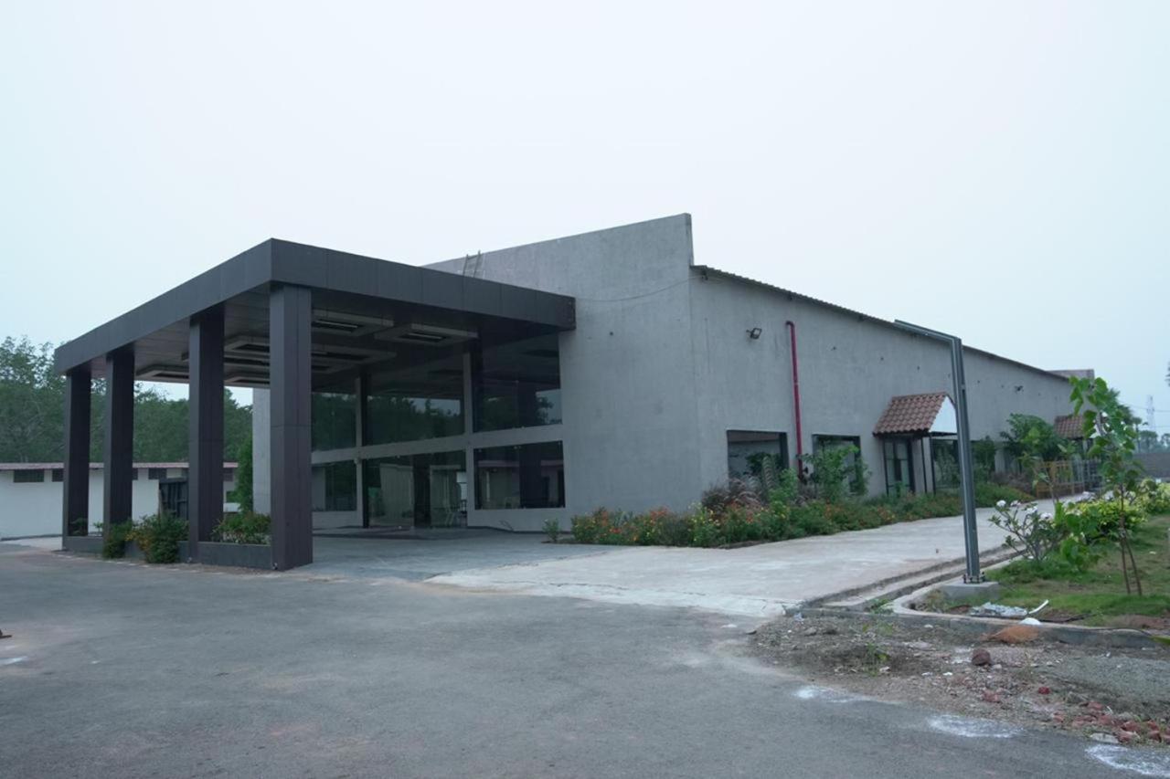 One Resorts & Convention Annavaram Bagian luar foto
