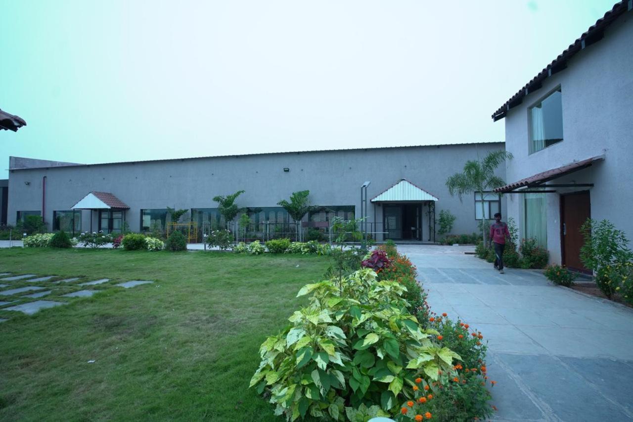 One Resorts & Convention Annavaram Bagian luar foto